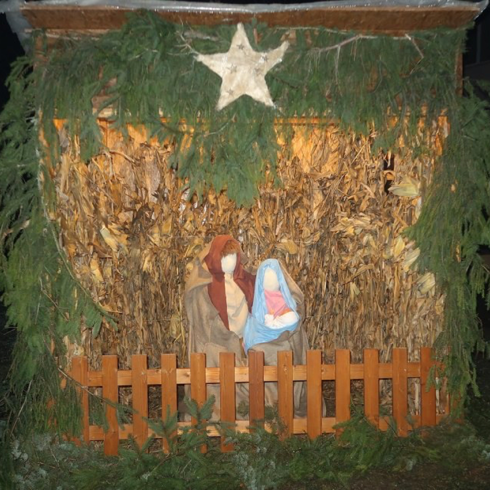 Muzslai betlehem és adventi koszorú